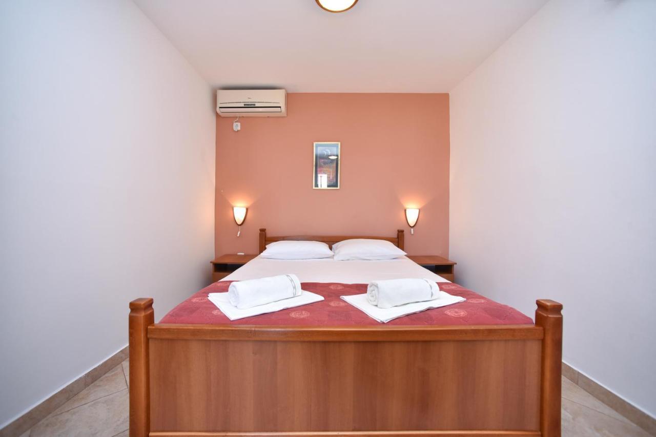 Petrovac Apartmani Soljaga מראה חיצוני תמונה