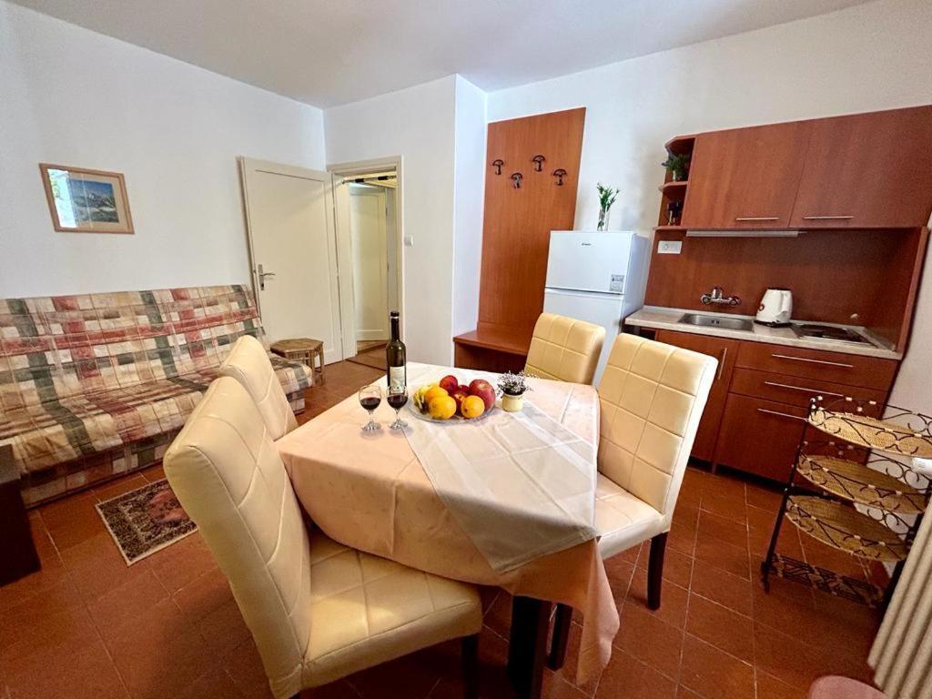 Petrovac Apartmani Soljaga מראה חיצוני תמונה